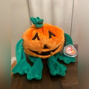 Ty Beanie Babies Pumpkin Plush with Green Leaves